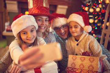 time for family selfie on Christmas.