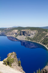 A cloudless clean vertical view of the Crater Lake in Oregon, US