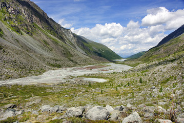 Fototapeta na wymiar Akkem Valley in Altai Mountains Natural Park - UNESCO Natural Monument, Siberia, Russian Federation