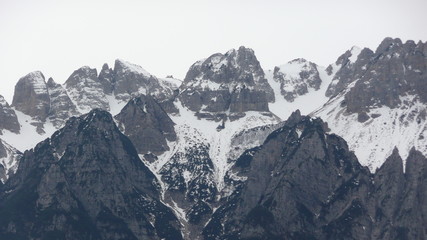Fototapeta na wymiar Snowy peaks / Cime innevate