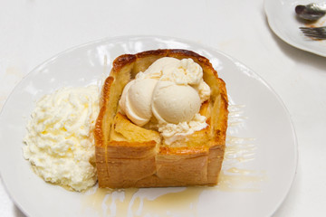 Honey toast with ice cream