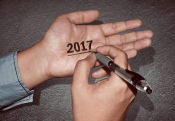 Write 2017 in hand