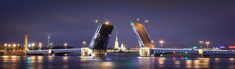 Fototapeta na wymiar Palace drawbridge in Saint Petersburg