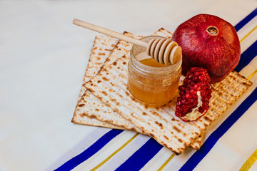 rosh hashanah jewish holiday matzoh  passover bread torah