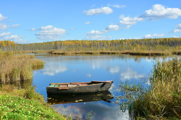 Obraz premium Boat on the lake