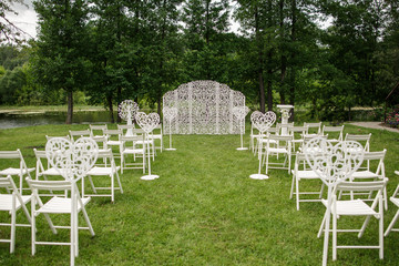 Wedding place setting for outdoor wedding ceremony