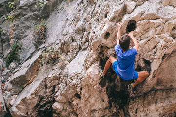 Young Cliffhanger overcomes way forward