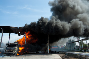 extinguishing a fire in the car
