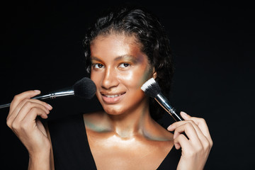 Obraz premium African woman with brush