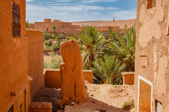 View of the oasis below the fortress Ait Ben Haddou