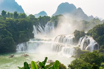 Foto op Plexiglas Prachtig uitzicht op de Detian-waterval in Guangxi, China © creativefamily