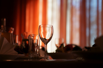 Empty glasses in restaurant