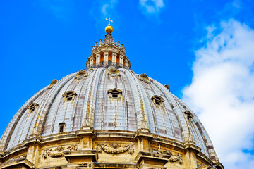 Fototapeta na wymiar View of the St. Peter's Basilica in a sunny day in Vatican