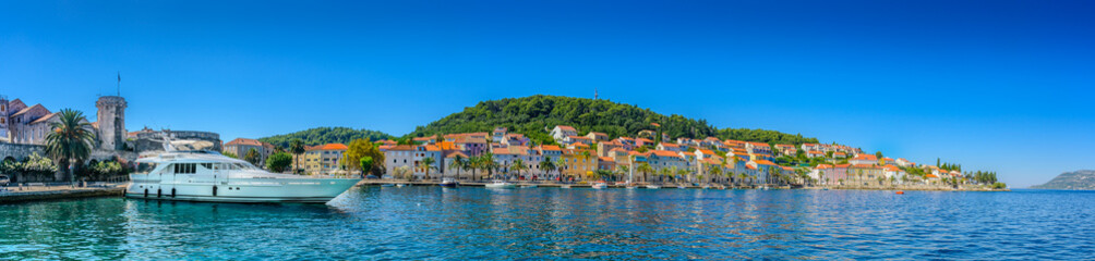 Fototapeta na wymiar Korcula town panorama waterfront. / Waterfront panorama of famous Adriatic destination, Korcula town, Croatia islands, Europe.