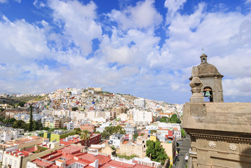 Fototapeta na wymiar Views of the city of Las Palmas de Gran Canaria from the cathedr