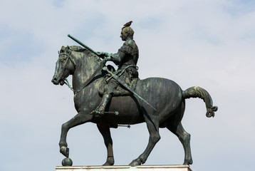 Obraz premium Equestrian statue of Gattamelata in Padua, Italy
