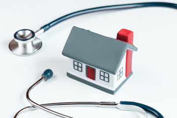 concept calling doctor to home check up