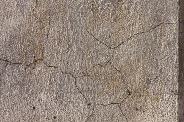 Schäden an Hauswand