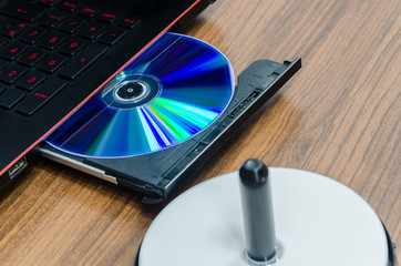 CD/DVD ROM in laptop computer