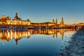 Fototapeta na wymiar The famous skyline of Dresden in Germany at dawn