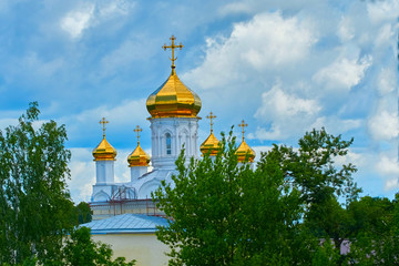 Fototapeta na wymiar Golden domes Orthodox Church