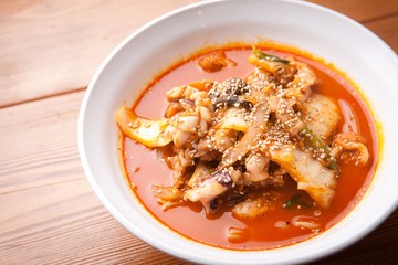 짬뽕, jjamppong, Chinese-style noodles with vegetables and seafood