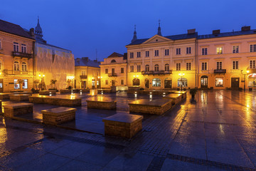 Obraz premium Rain on Market Square in Piotrkow Trybunalski