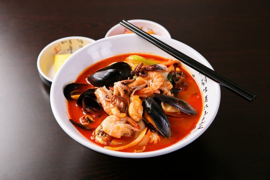 짬뽕, jjamppong, Chinese-style noodles with vegetables and seafood,seafood jjamppong