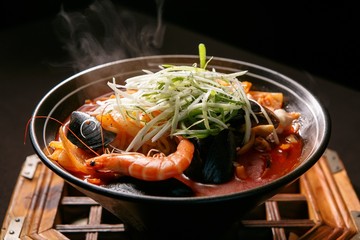 해물짬뽕, haemul jjamppong, Chinese-style noodles with vegetables and seafood, seafood jjamppong