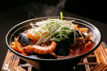 해물짬뽕, haemul jjamppong, Chinese-style noodles with vegetables and seafood, seafood jjamppong