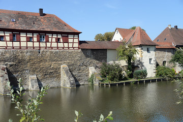 Obraz premium Mittelalterliche Stadtbefestigung von Weissenburg Bayern