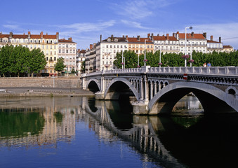 Fototapeta na wymiar river lyon city france