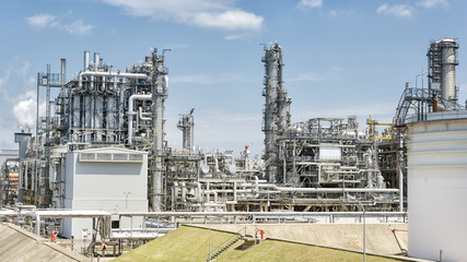 Fototapeta premium Oil Refinery