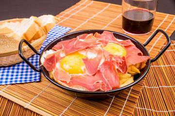 Serrano ham with eggs