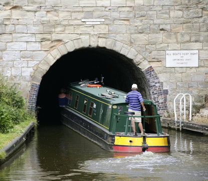 Views From The Towpath Worcester And Birmingham Canal Worestersh