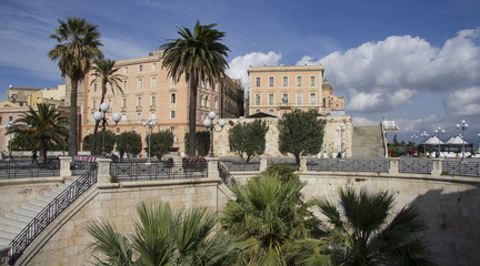 Cagliari: panorama della piazza del Bastione di Saint Remy, all'interno del quartiere Castello -...