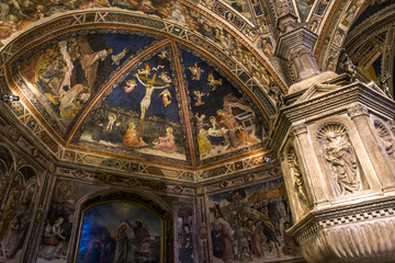 Fototapeta na wymiar details of the battistero di san Giovanni, Siena, Italy