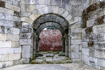 Fototapeta na wymiar sight of the walls of the Roman village of Idanha-a-velha in Portugal. 