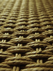 Details einer Stuhlsitzzfläche aus daenischer Papierschnur