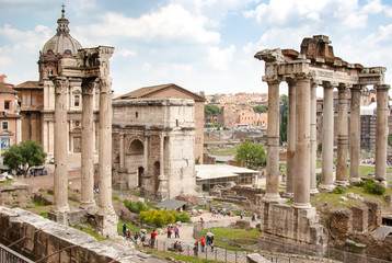 Fototapeta na wymiar Impressive ancient remnants of Romanesque architecture, Rome