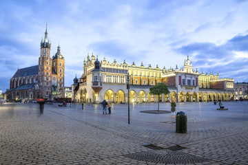 Fototapeta premium Cloth Hall and Mary's Church, Krakow, Poland