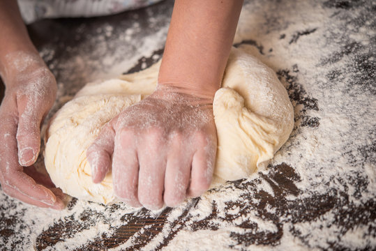 Knead dough with hands