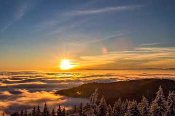 winterlicher Sonnenuntergang im Schwarzwald