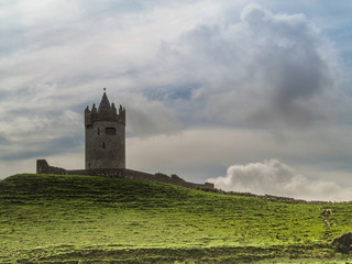 Fototapeta premium Round Stone Tower near Doolin, Ireland