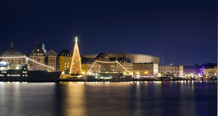 Fototapeta na wymiar Stockholms old city with christmas tree