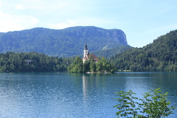 Fototapeta na wymiar ブレッド湖(スロベニア)　