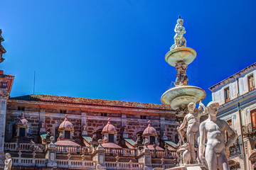 Obraz premium Beautiful sculpture of the famous fountain of shame on baroque Piazza Pretoria, Palermo, Sicily, Italy