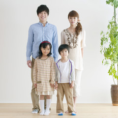 Fototapeta premium 4人家族のポートレート