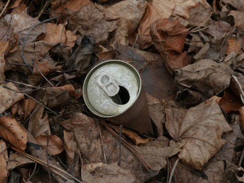 rustiy tin can outdoors