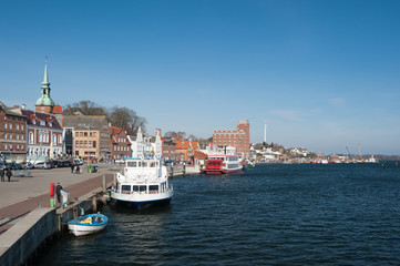 Fototapeta na wymiar Stadtansicht von Kappeln Fischereihafen